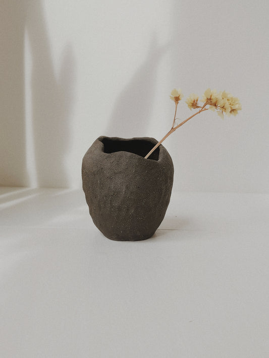 Petit vase noir