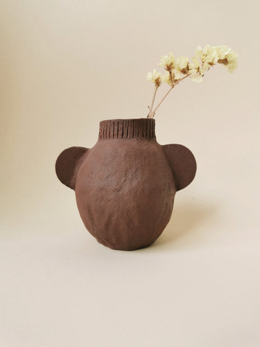 Petit vase à oreilles en grès rouge